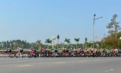 Sôi động chặng đua xe đạp Cúp Truyền hình Thành phố Hồ Chí Minh năm 2026 tại Nghệ An