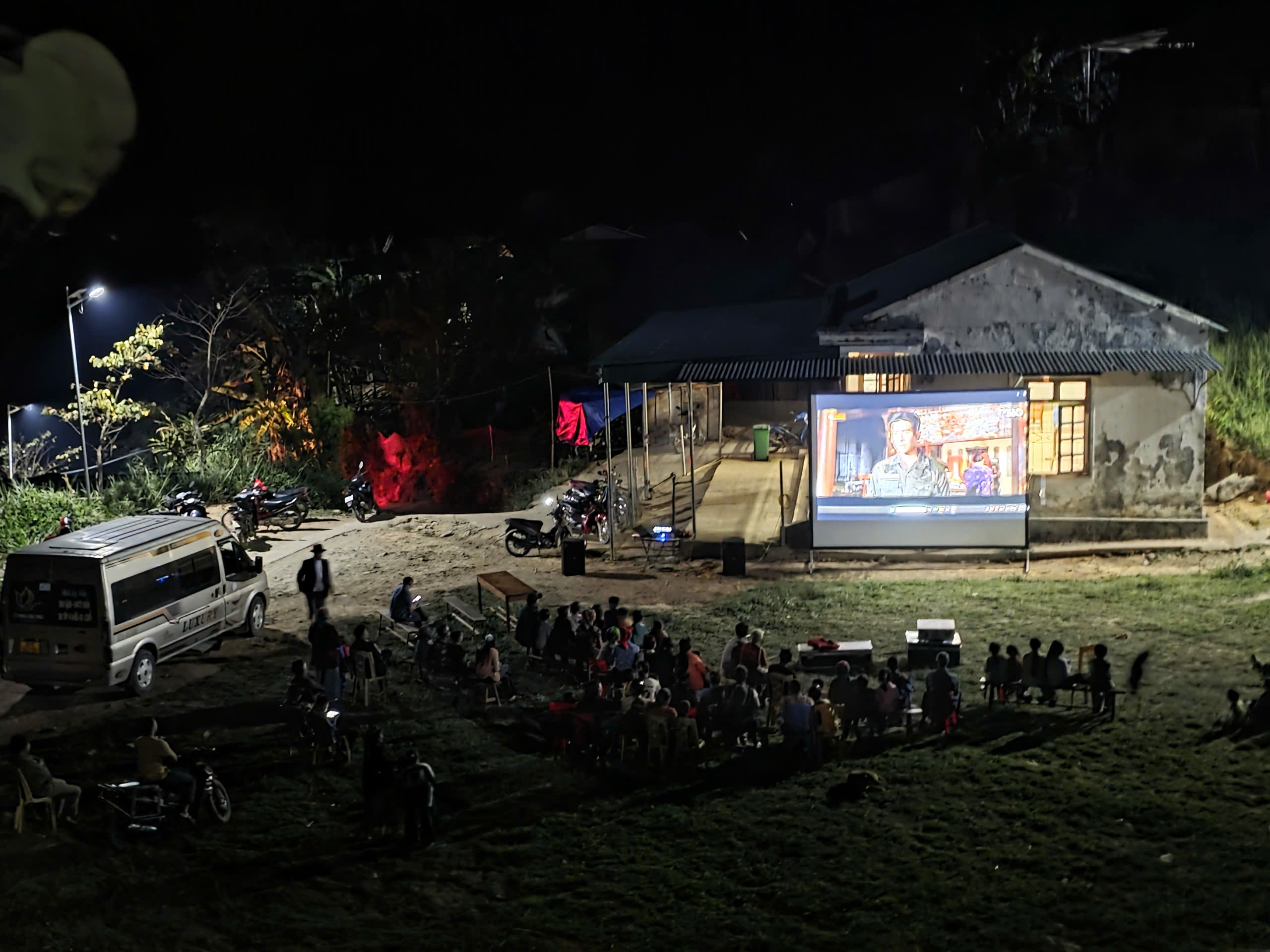 anh 3 ba con ban huoi giang 2 xa muong xen cham chu xem phim